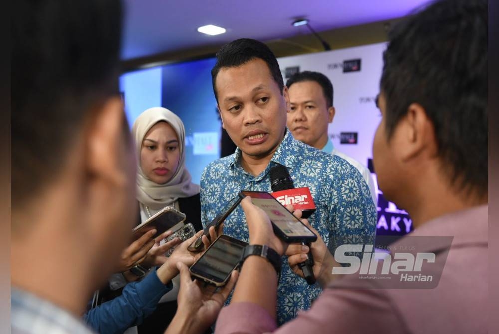 Nik Nazmi ketika ditemui media selepas Program Town Hall Rakyat yang berlangsung di Kompleks Kumpulan Karangkraf pada Isnin.