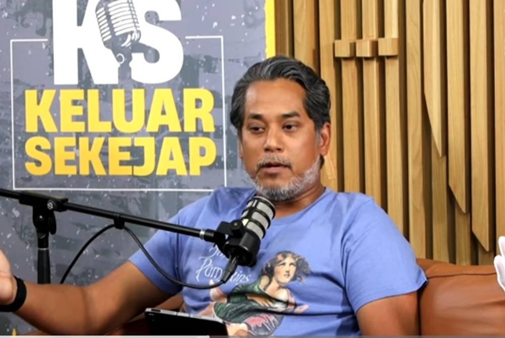 Khairy Jamaluddin ketika Program Podcast Keluar Sekejap pada Rabu.