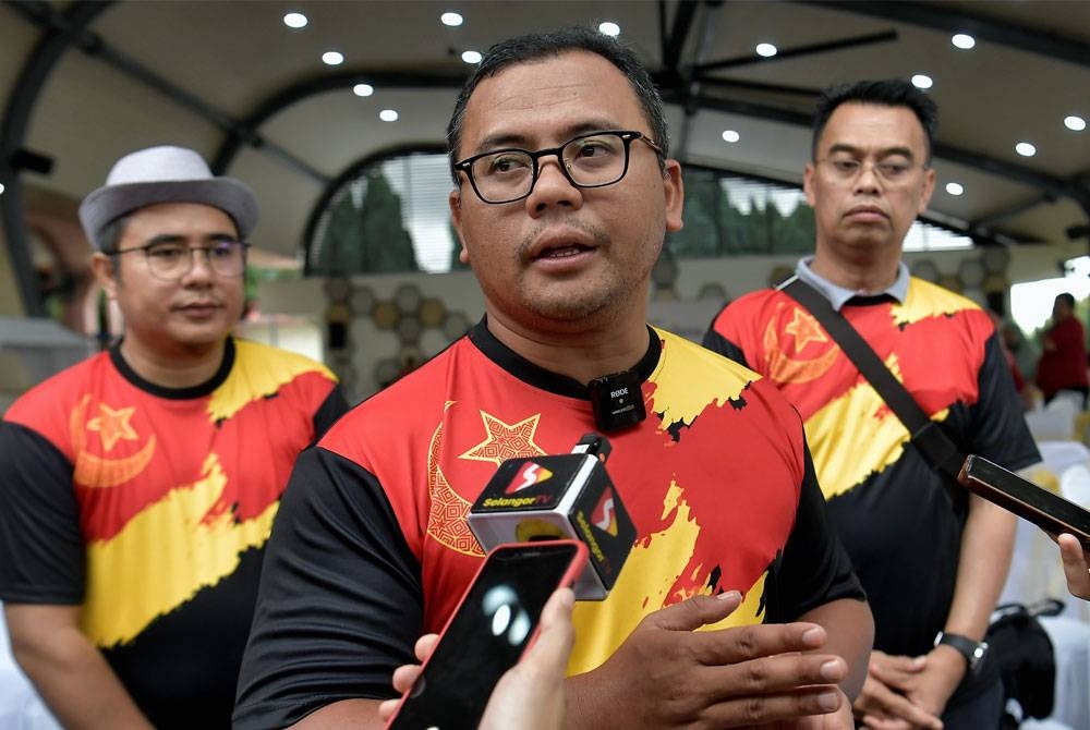 Amirudin (tengah) semasa sidang media pada Program Korban Perdana yang berlangsung di Kediaman Rasmi Menteri Besar Selangor, pada Jumaat. - Foto Bernama