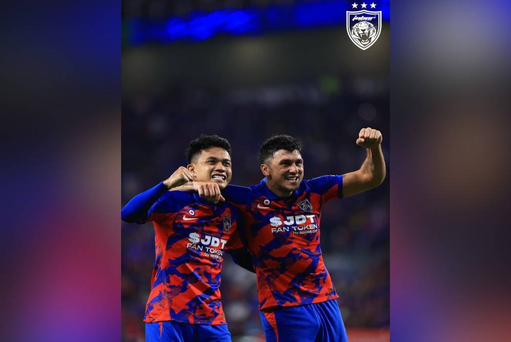 Arif Aiman (kiri) tampil konsisten sejak membarisi skuad JDT.