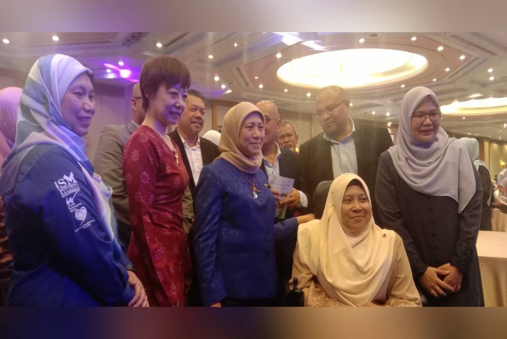 Nancy (tiga dari kiri) ketika hadir pada Persidangan PPDK Peringkat Kebangsaan 2023 pada Isnin.