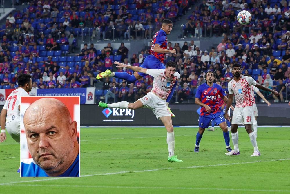 Pemain JDT Bergson Da Silva (tengah) ketika menentang Kuala Lumpur City dalam aksi Liga Super di Stadium Sultan Ibrahim pada Isnin. - Foto: Bernama, gambar kecil: Bojan Hodak