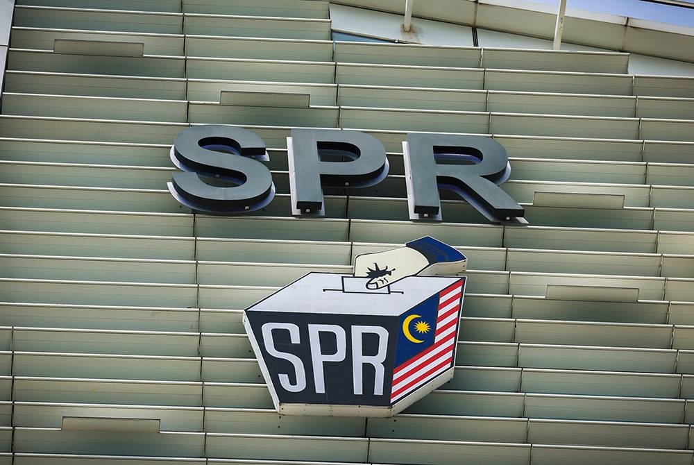 SPR akan mengumumkan penetapan tarikh PRN enam negeri hari ini. - Foto Bernama