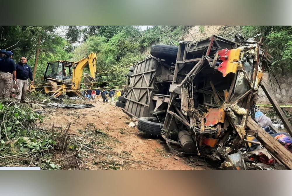 Nahas jalan raya sering berlaku di Mexico akibat pemanduan pada kelajuan tinggi, keadaan kenderaan yang uzur serta pemandu yang letih.