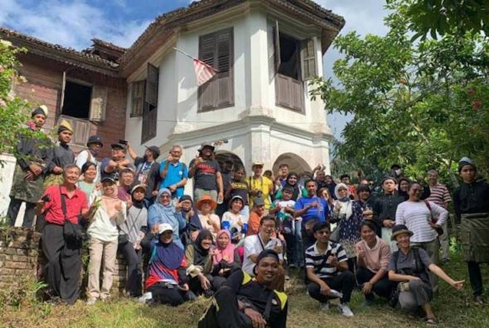 Rumah yang terletak di belakang pekan kecil Papan di Pusing, Perak ini, difahamkan didirikan oleh Raja Bilah yang merupakan Penghulu mukim Belanja dari tahun 1882 hingga 1909. - Foto ihsan Nor Hisham Zulkifli