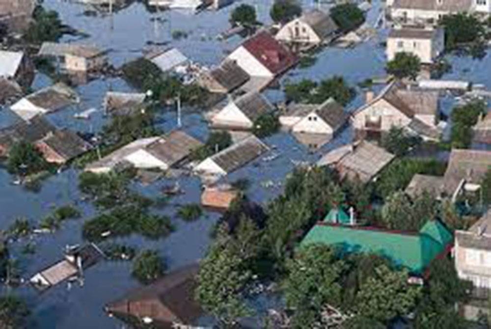 Angka kematian akibat banjir di wilayah Kherson yang dikuasai Rusia akibat kemusnahan empangan Kakhovka telah mencecah 55 orang. - Foto Agensi