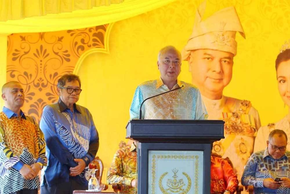 Sultan Perak Sultan Nazrin Shah berkenan berangkat ke Majlis Perasmian Galeri Rumah Lat di Batu Gajah. - Foto Bernma