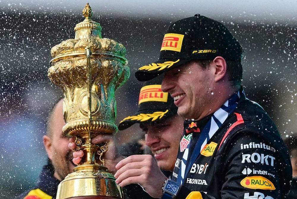 Verstappen mengungguli perlumbaan GP British di Silverstone pada Ahad. - Foto AFP