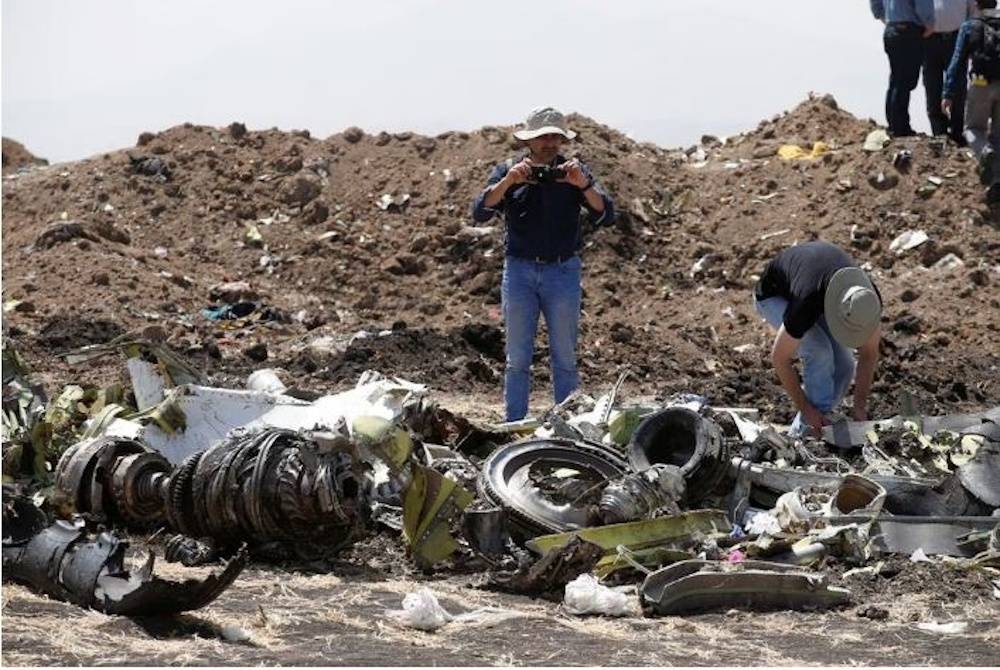 Nahas pesawat Ethiopian Airlines Boeing 737-8 Max di Ethiopia empat tahun lalu. - Foto REUTERS