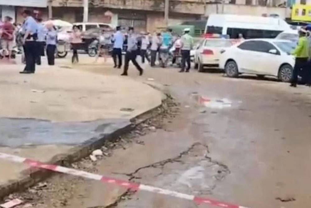 Sekurang-kurangnya enam orang terbunuh dalam serangan pisau di sebuah tadika di China pada Isnin. - Foto: Reuters