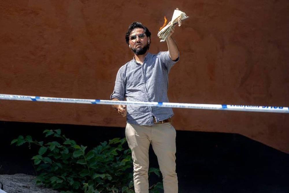 Salwan melakukan tindakan biadab yang menyinggung perasaan Muslim seluruh dunia itu dengan mendapat kebenaran pihak berkuasa Sweden pada 28 Jun lalu. - Foto Agensi