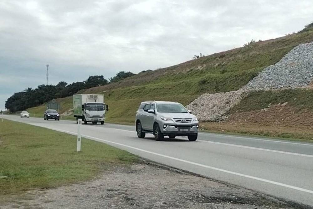 Orang ramai yang menggunakan laluan Lebuh Raya Senai-Desaru akui laluan berkenaan memerlukan beberapa penambahbaikan bagi menjamin keselamatan serta keselesaan pengguna.