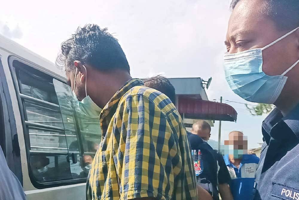 M Pathmanathan mengaku tidak bersalah atas dua pertuduhan menipu dengan memperdaya dua individu membuat pelaburan membabitkan kerugian lebih RM110,000.