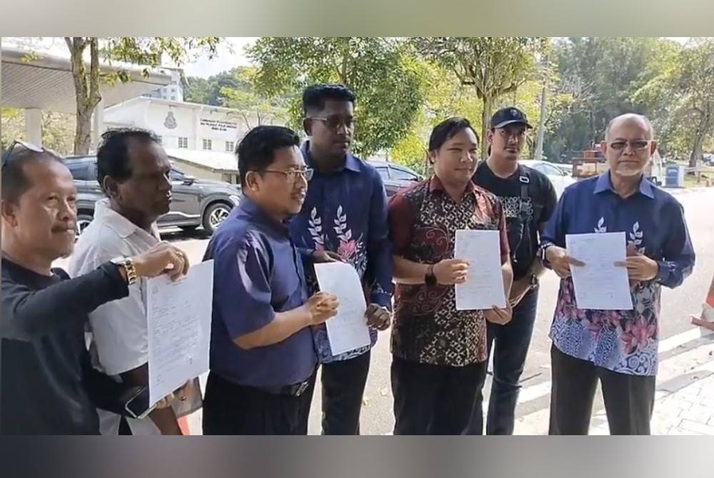 Suryamuizzudin bersama PKR Shah Alam membuat laporan polis terhadap ucapan Sanusi pada siri ceramah PN yang didakwa menghina Sultan Selangor.