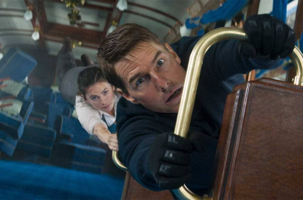 Tom Cruise dan Hayley Atwell dalam Mission: Impossible Dead Reckoning Part One.