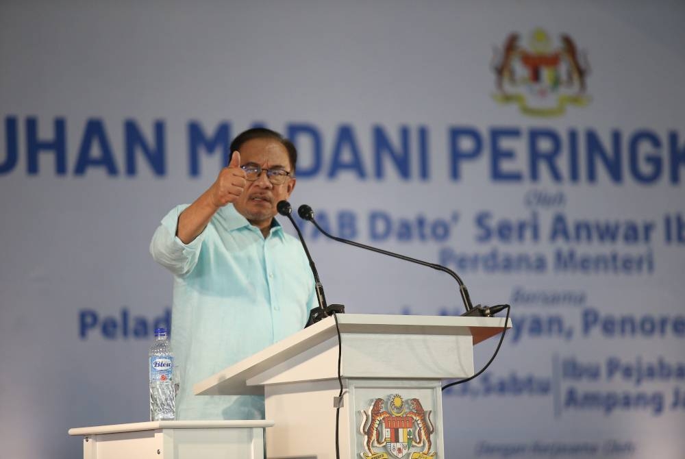 Anwar ketika berucap pada Majlis Sentuhan Madani peringkat negeri di MADA Ampang Jajar, pada Sabtu.