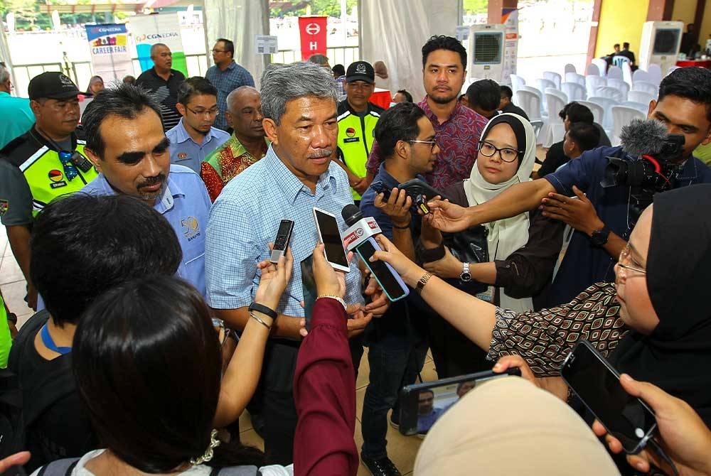 Mohamad pada sidang akhbar selepas hadir merasmikan Karnival Kerjaya Belia Parlimen Rembau.