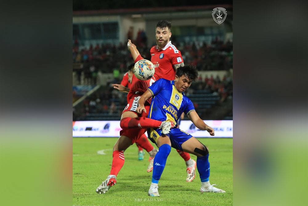 Antara aksi menarik Sabah menentang Sri Pahang dalam perlawanan Liga Super di Likas. - Foto: Facebook Sri Pahang FC