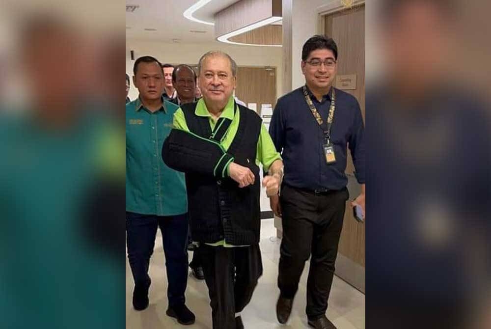 Sultan Ibrahim selamat menjalani pembedahan di bahu kanan di Hospital Pakar Damansara 2, Kuala Lumpur pada Selasa. Foto Facebook Sultan Ibrahim Sultan Iskandar