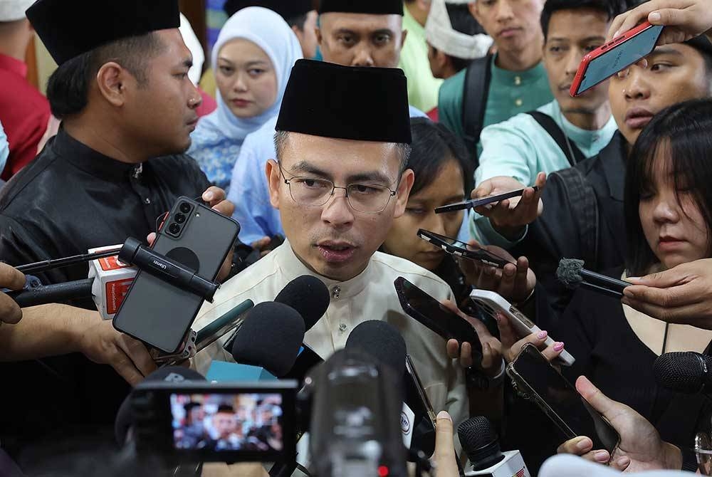 Fahmi Fadzil ketika ditemui media selepas Majlis Sambutan Maal Hijrah Peringkat Kebangsaan Tahun 1445H/ 2023 di Pusat Dagangan Dunia Kuala Lumpur (WTCKL) pada Rabu. - Foto Bernama