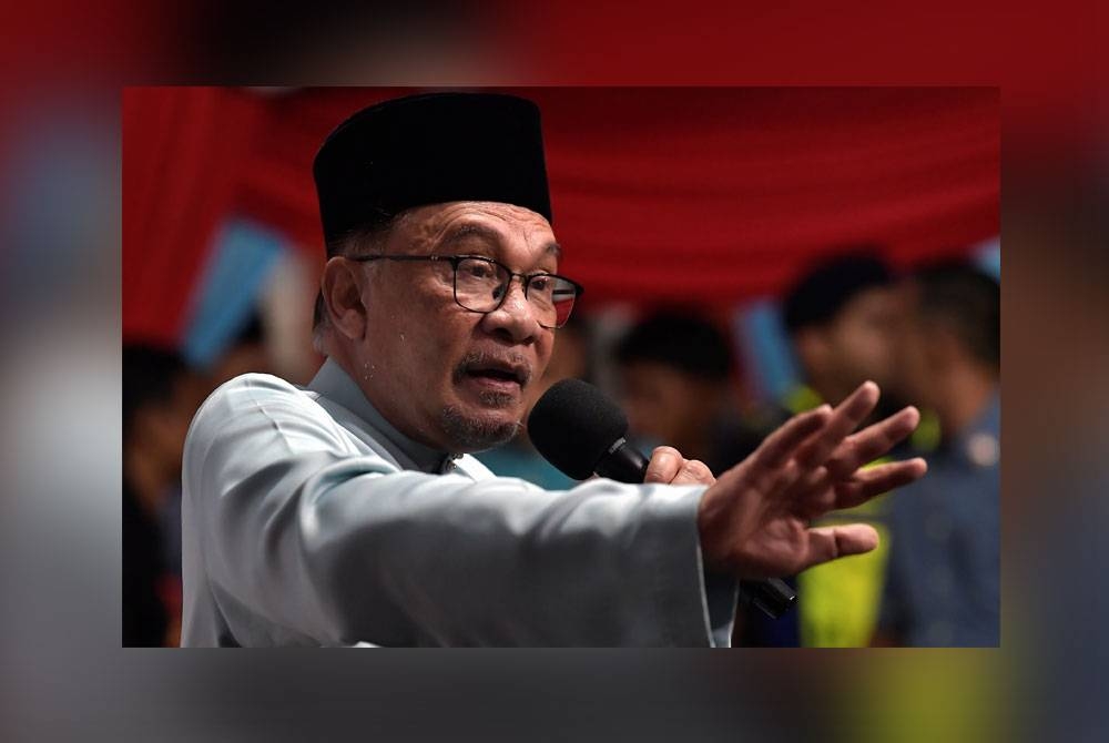 Anwar berucap ketika hadir Sambutan Maal Hijrah 1445H Perpaduan Tanjong Karang di Kampung Raja Musa Tanjong Karang pada Rabu. - Foto Bernama