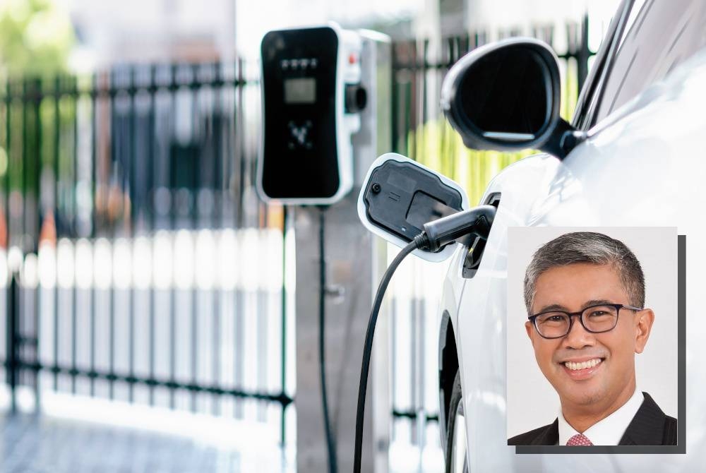 Sebanyak lapan super charger Tesla yang laju dan cekap telah dipasang di pusat membeli belah Pavilion Kuala Lumpur. - Gambar hiasan 123RF (Gambar kecil: Tengku Zafrul)