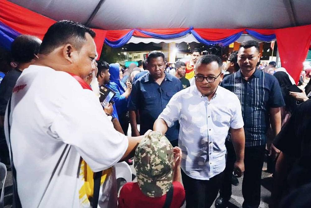 Amirudin hadir pada ceramah diadakan di Rumah Pangsa PKNS AU2 atau dikenali Flat Colombia dekat sini baru-baru ini.