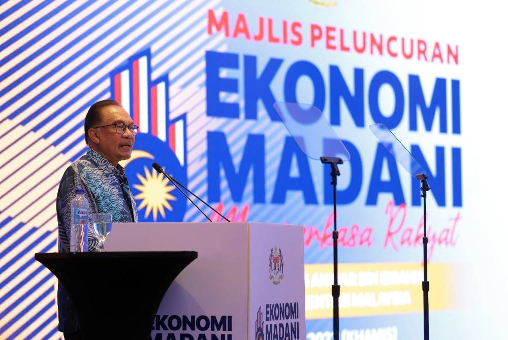 Perdana Menteri, Datuk Seri Anwar Ibrahim menyampaikan ucapan pada Majlis Peluncuran Ekonomi Madani: Memperkasa Rakyat di Suruhanjaya Sekuriti Malaysia, pada Khamis.