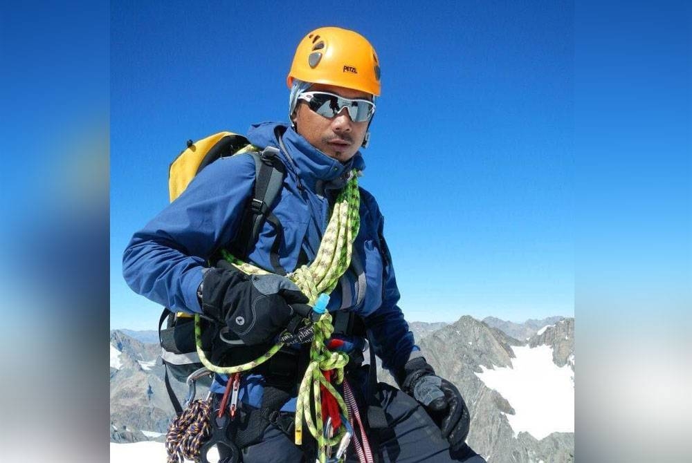 Mohd Khafiz berjaya menawan puncak Gunung K2 pada jam 11.52 pagi Khamis (2.52 petang tadi waktu Malaysia).