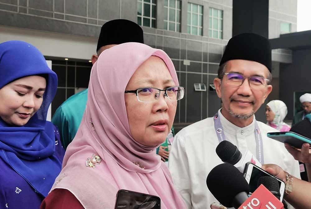 Dr Zaliha ditemui pemberita selepas proses penamaan calon di Majlis Bandaraya Kuala Terengganu (MBKT) pada Sabtu.