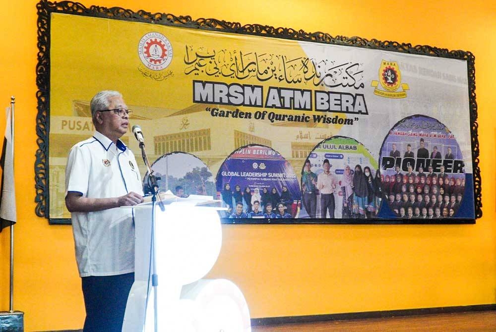 Ismail Sabri ketika program Golden Mathematics Challenge 2023 yang diadakan di Maktab Rendah Sains Mara Angkatan Tentera Malaysia (ATM) Bera.