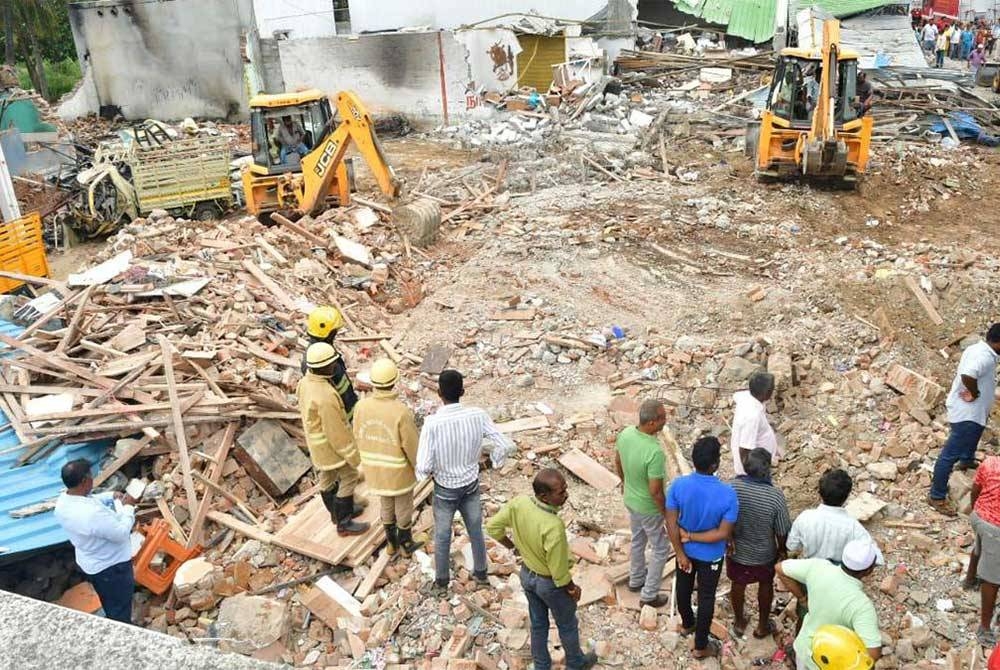 Sembilan maut dalam kejadian letupan di sebuah kilang mercun di Tamil Nadu selatan India. - Foto thehindu.com