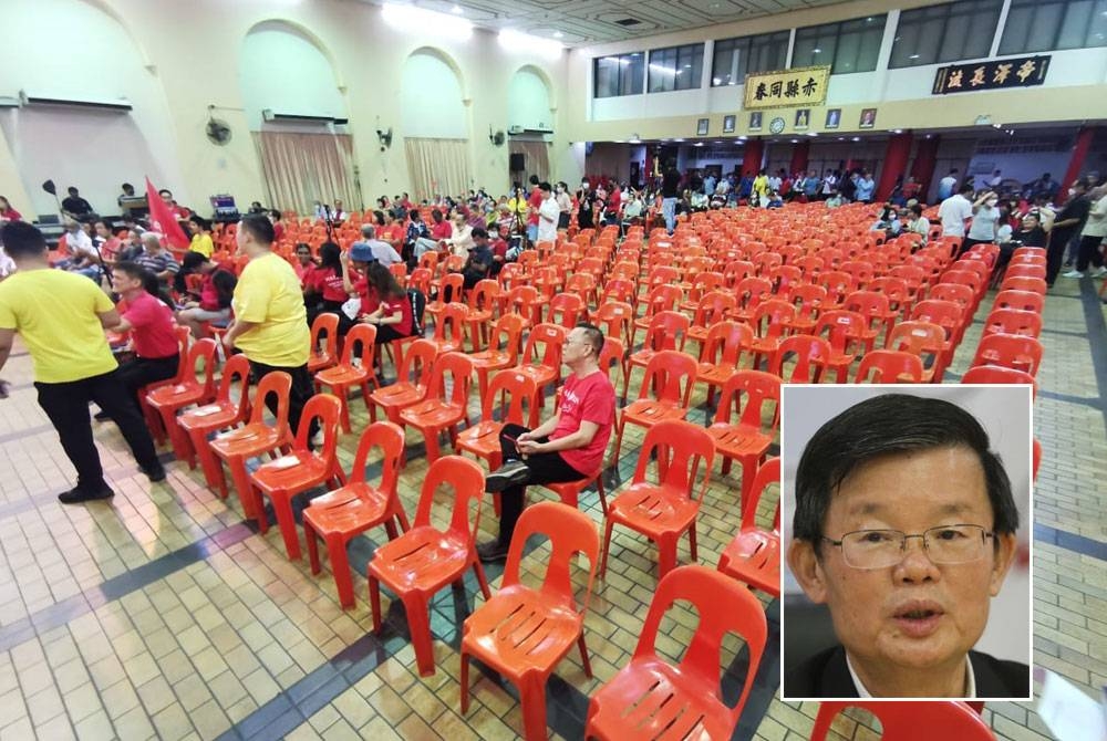 Gambar tular menunjukkan separuh daripada kerusi yang disediakan pada Ceramah PH di Dewan Perhimpunan Cina Pulau Pinang pada malam Sabtu kosong. Gambar kecil: Chow Kon Yeow