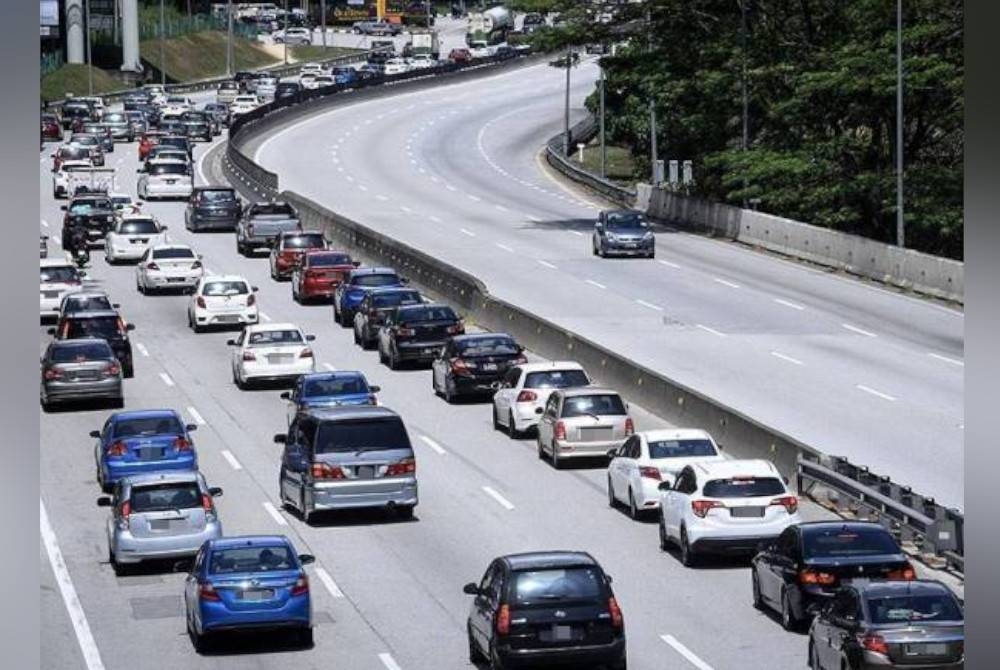 KKR akan memastikan tiada gangguan aliran trafik berlaku di lebuh raya akibat kerja-kerja penyelenggaraan dan pembinaan jalan menjelang hari pengundian sempena PRN di enam negeri, pada 12 Ogos ini. - Gambar hiasan