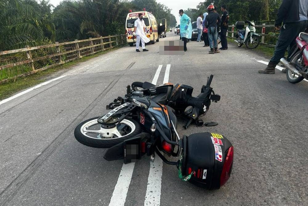 Mangsa maut di tempat kejadian dalam kemalangan di Kilometer 6, Jalan Kluang-Niyor pada Rabu.