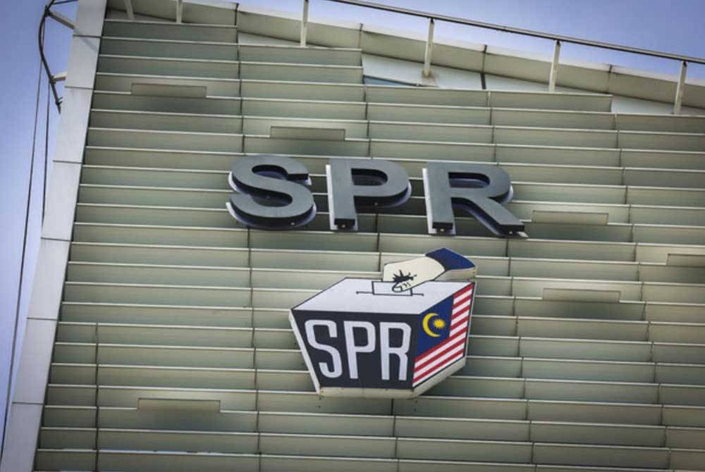 SPR disaran tampil memberi penjelasan berhubung isu pengumuman peruntukan projek dan dana untuk rakyat serta belia Terengganu yang didakwa sebagai rasuah. - Foto Bernama