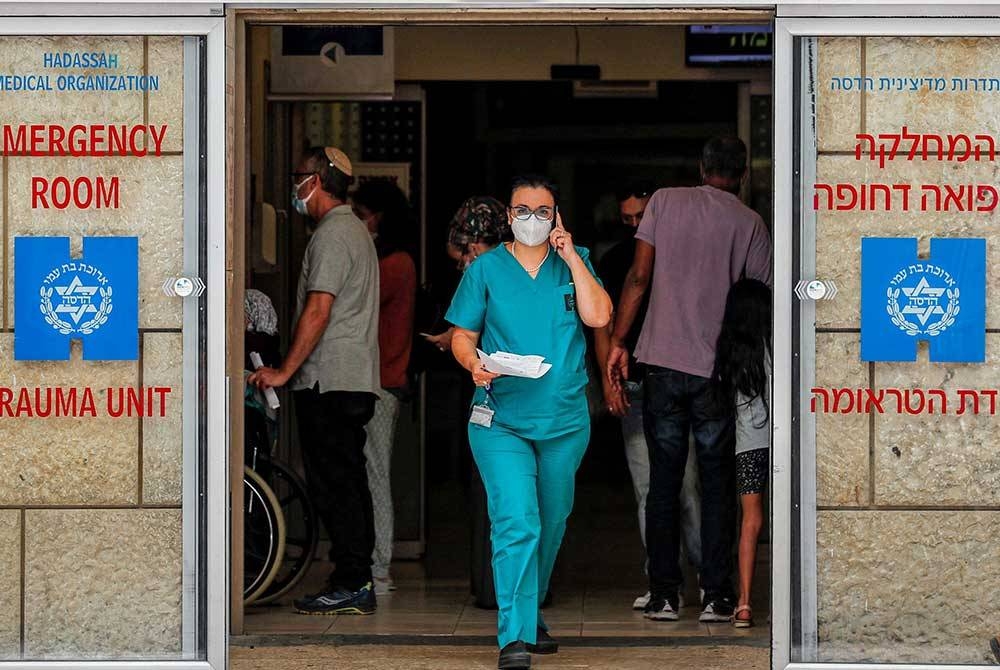 Sistem kesihatan Israel di ambang keruntuhan apabila hampir 500 doktor dijangka meninggalkan negara itu sekali gus mencetuskan krisis perubatan yang teruk. - Foto Agensi