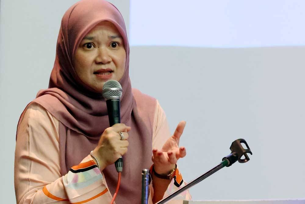 Fadhlina menyampaikan ucapan pada majlis perasmian Program Sekolah Dalam Hospital (SDH) di Hospital Sultanah Bahiyah (HSB) di sini hari ini. Foto Bernama