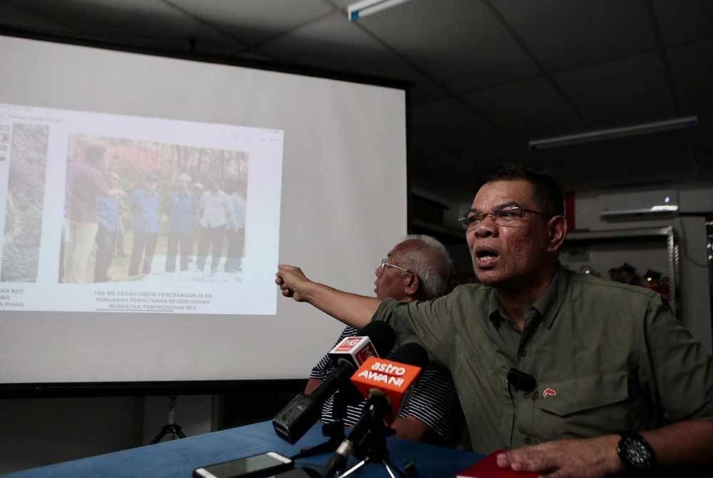 Saifuddin pada sidang akhbar di Bilik Gerakan Pusat Daerah Mengundi (PDM) Naka selepas program kempen bersama calon BN DUN Pedu, Datuk Seri Mahdzir Khalid pada Ahad.