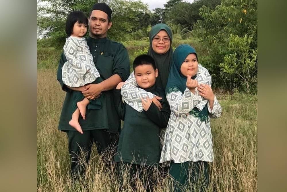 Nik Amirah dan Nik Mohd Zulmi serta anak bongsu, Nik Aishah Azzahra maut di tempat kejadian manakala dua lagi anak mereka, Nik Adilia Zulaikha dan Nik Adam Zarif cedera.