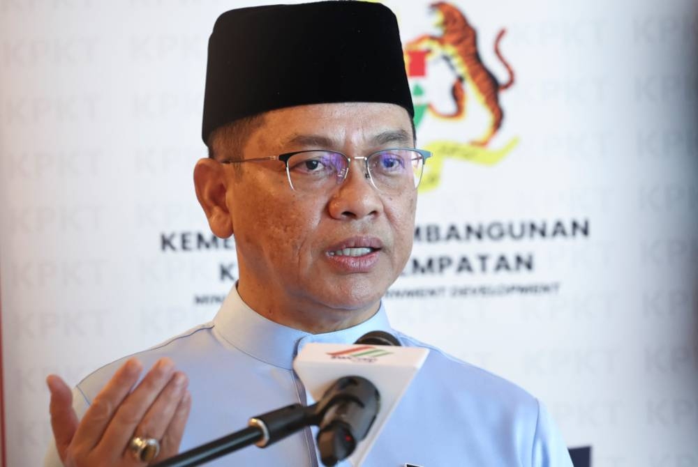 Datuk Dr Mohd Na’im Mokhtar. - Foto Bernama.