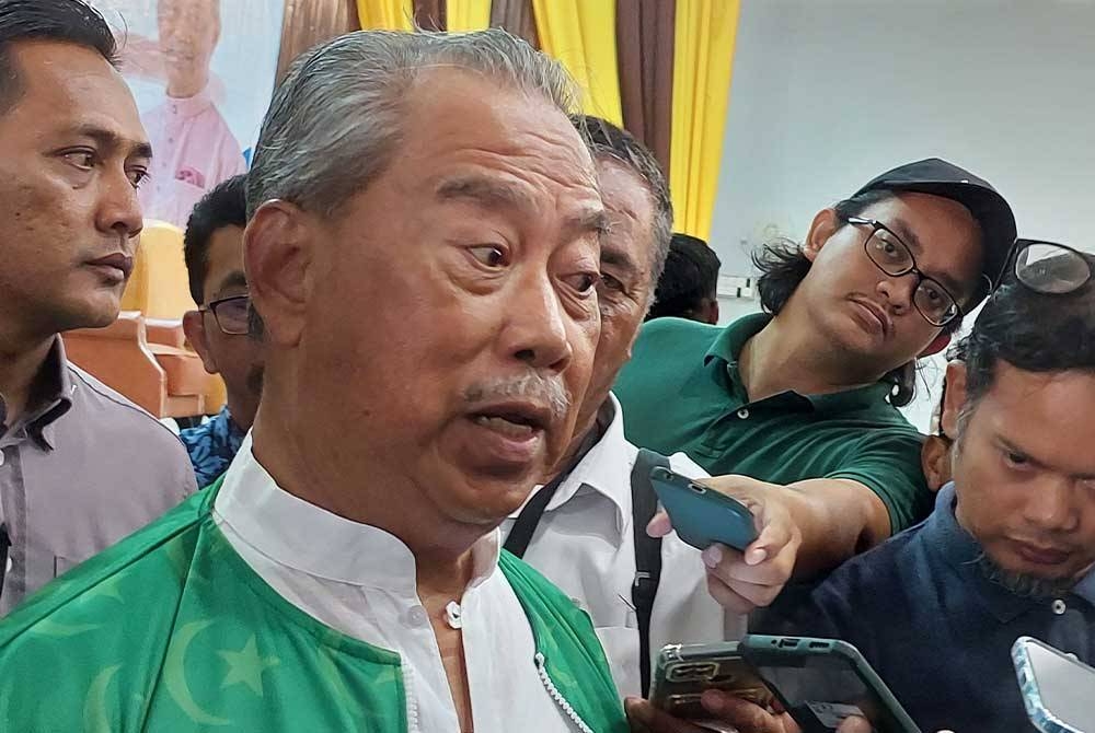 Muhyiddin ketika ditemui pemberita selepas Program Santai Petang Bersama Tan Sri Muhyiddin Yassin