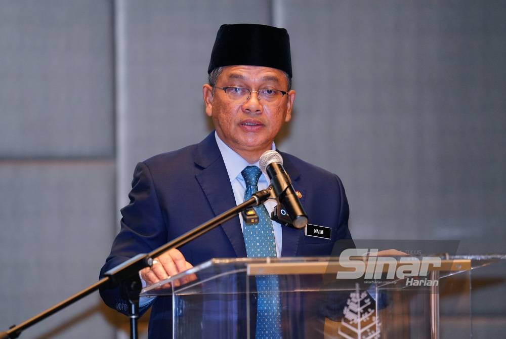 Mohd Na&#039;im Mokhtar berucap pada Majlis Perasmian Pameran Pelancongan Antarabangsa Umrah dan Haji ke-12 di Hotel Four Seasons Kuala Lumpur pada Isnin. - Foto Sinar Harian MOHD HALIM ABDUL WAHID