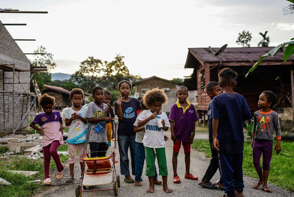 Masyarakt Orang Asli suku Kensiu sudah sedar tanggungjawab mengundi dan parti politik apa yang akan mereka pilih untuk mentadbir negara serta negeri. - Foto: Bernama