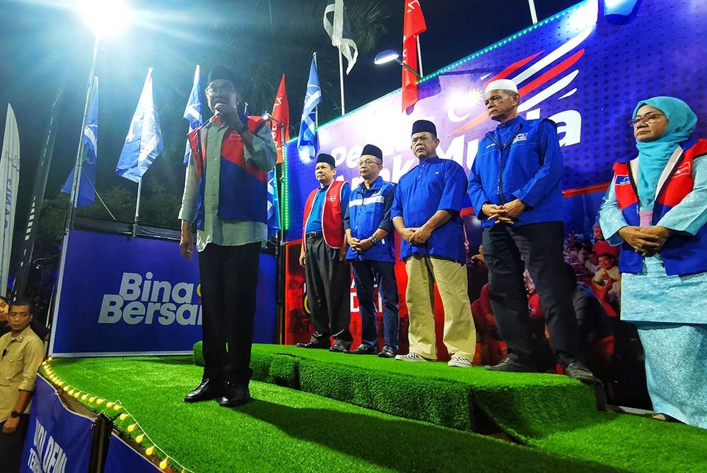 Anwar berucap dalam Ceramah Mega Jelajah Perpaduan Madani Terengganu, di Wakaf Tapai, Marang pada malam Rabu.