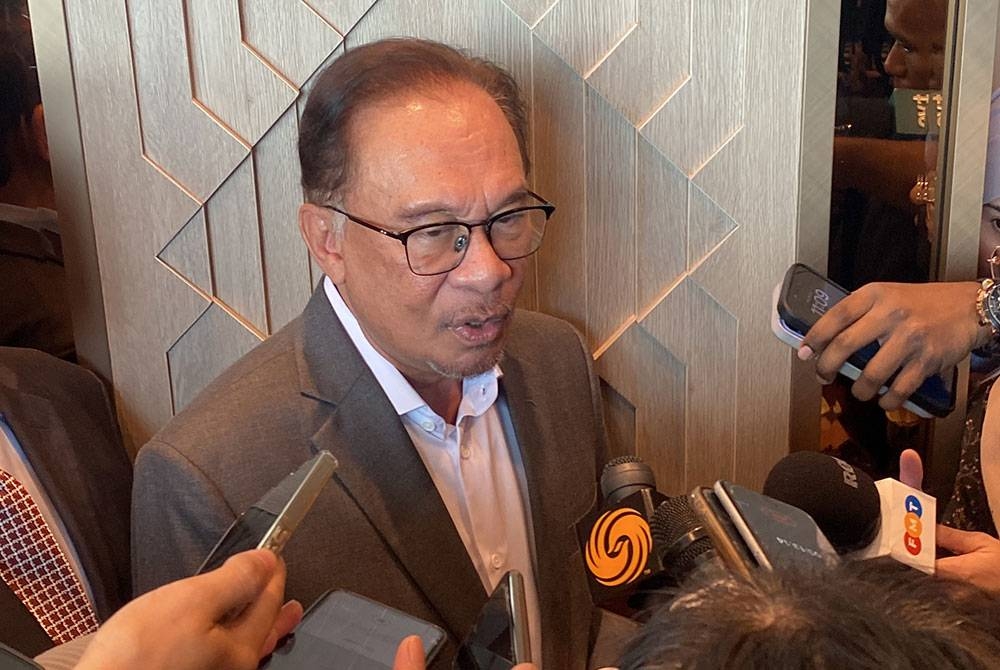 Anwar ketika ditemui media selepas berucap pada Persidangan Meja Bulat Asia Pasifik (APR) ke-36 di sini pada Khamis.