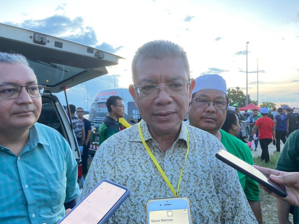 Saifuddin ketika ditemui selepas menghadiri Program &#039;Chat With Me 3.0&#039; di Dataran Jambatan Angkat di sini, pada Khamis.