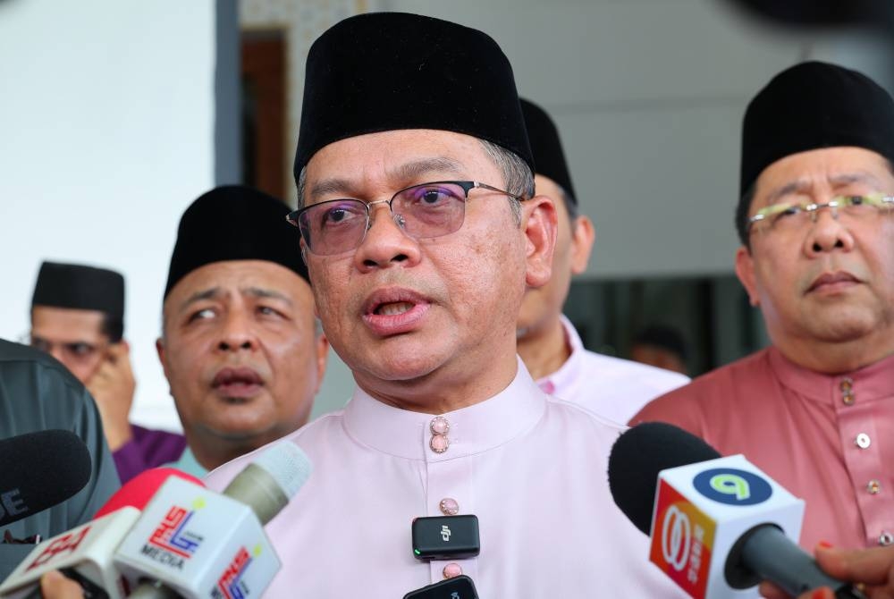 Mohd Na&#039;im ketika bertemu para pengamal media selepas Perlepasan (Flag Off) Kontena &#039;Kempen Infak dan Wakaf 1 Juta Al-Quran&#039; di Kompleks Nasyrul Quran hari ini. - Foto Bernama