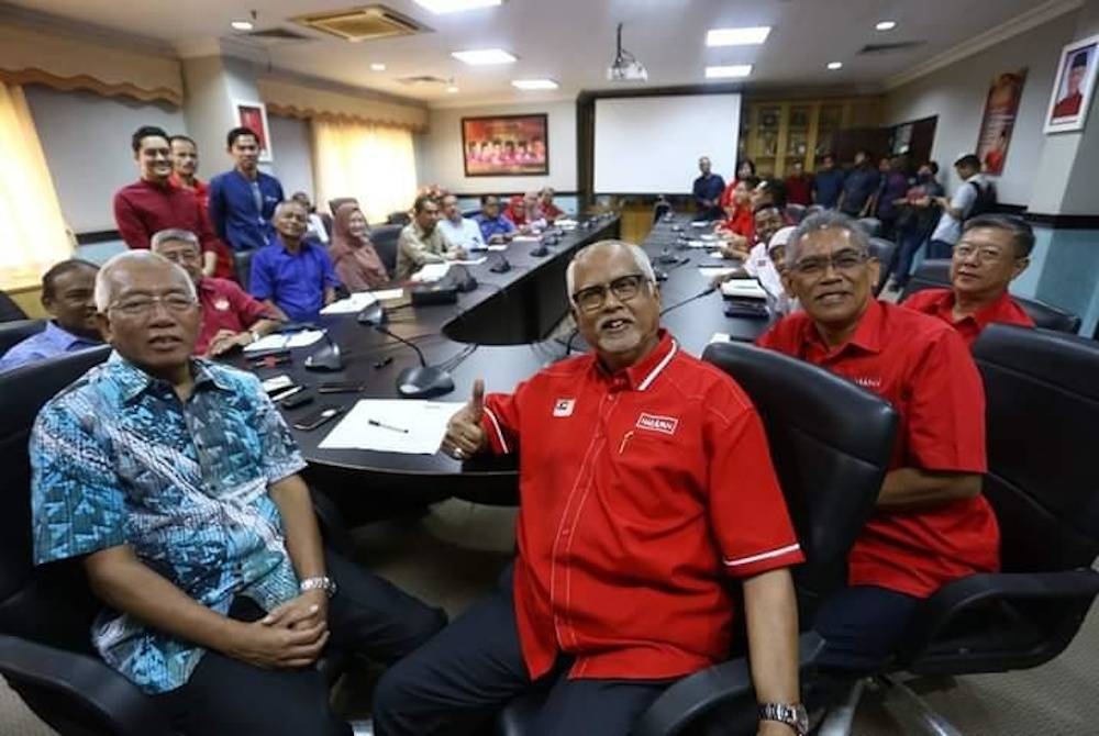 Dari kiri Mahdzir, Mahfuz, Dr Ismail dan Tan Kok Yew ketika hadir mesyuarat PH-BN baru-baru ini.