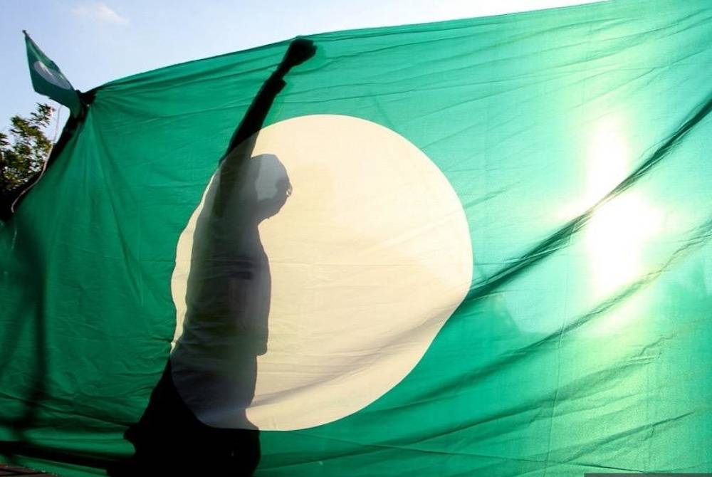 Bendera Pas - Foto Bernama